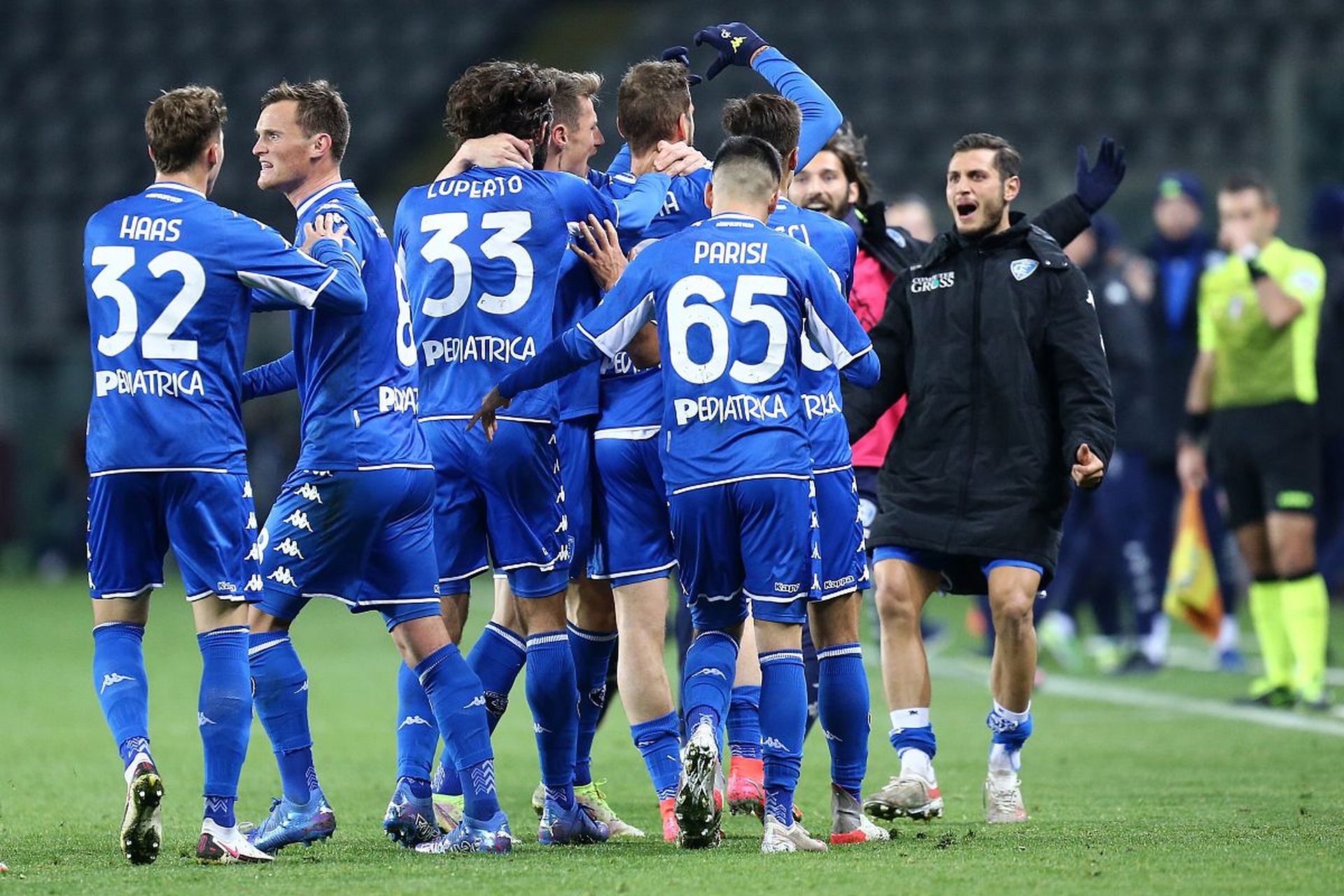 更是荣耀的 更是荣耀的